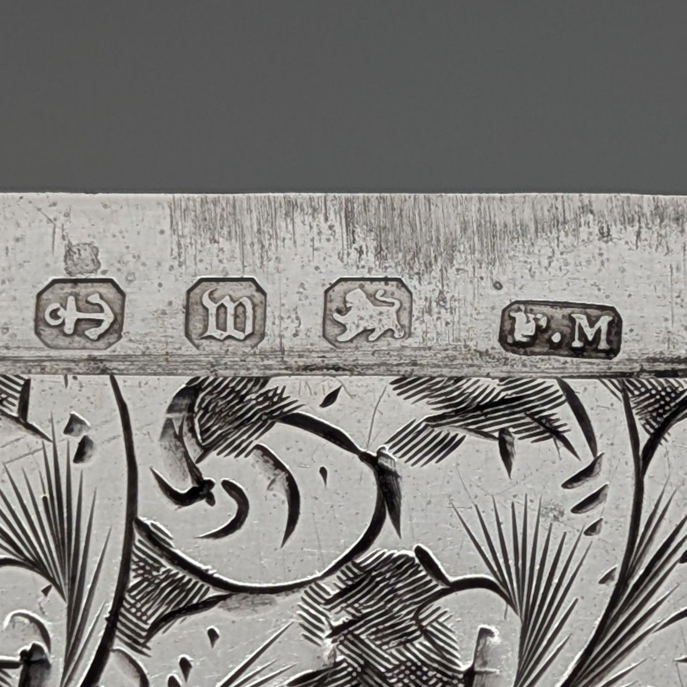 1896年 英国アンティーク スクロール装飾 純銀製カードケース 55g