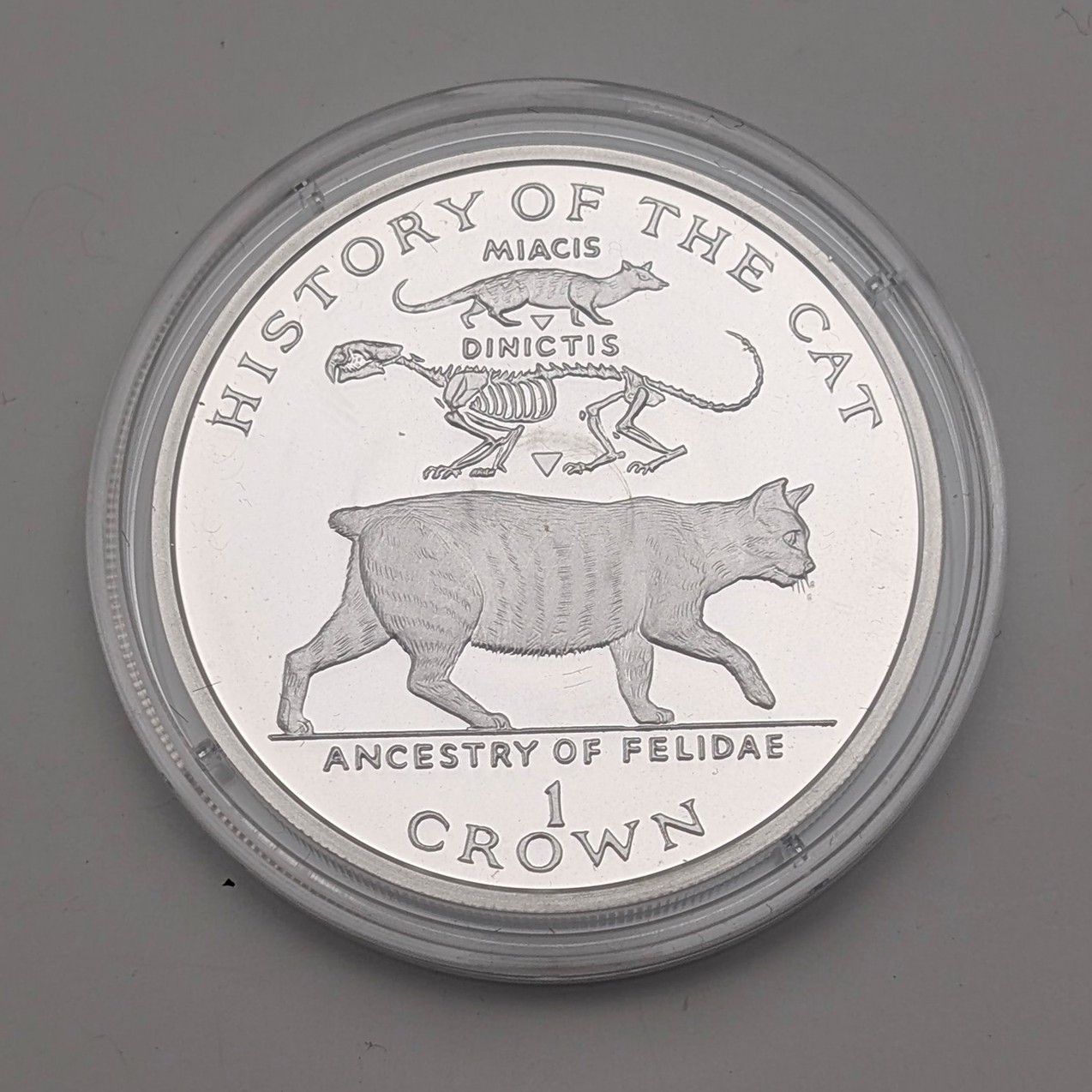 キャト 英国マン島 クラウン銀貨 「猫の歴史」銀貨保証書と化粧箱付 英国マン島 クラウン銀貨 ​「猫の​歴史：ミアキス・ディニクティス