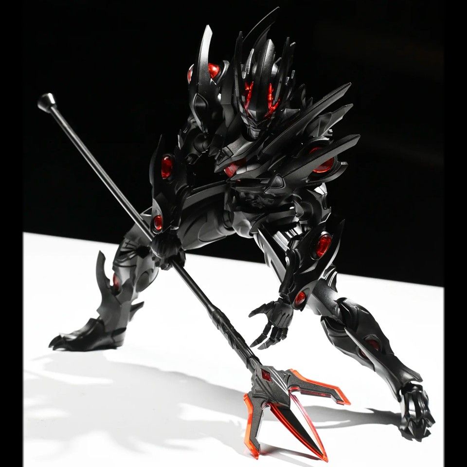 ブロックアクションフィギュア ウルトラマンギンガ ダークルギエル