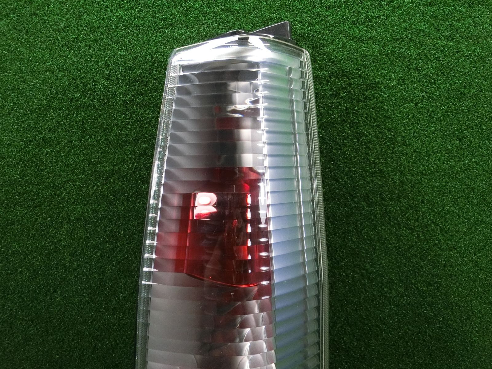 13621] 送料無料 スズキ ワゴンR スティングレー MH22S 右 テール