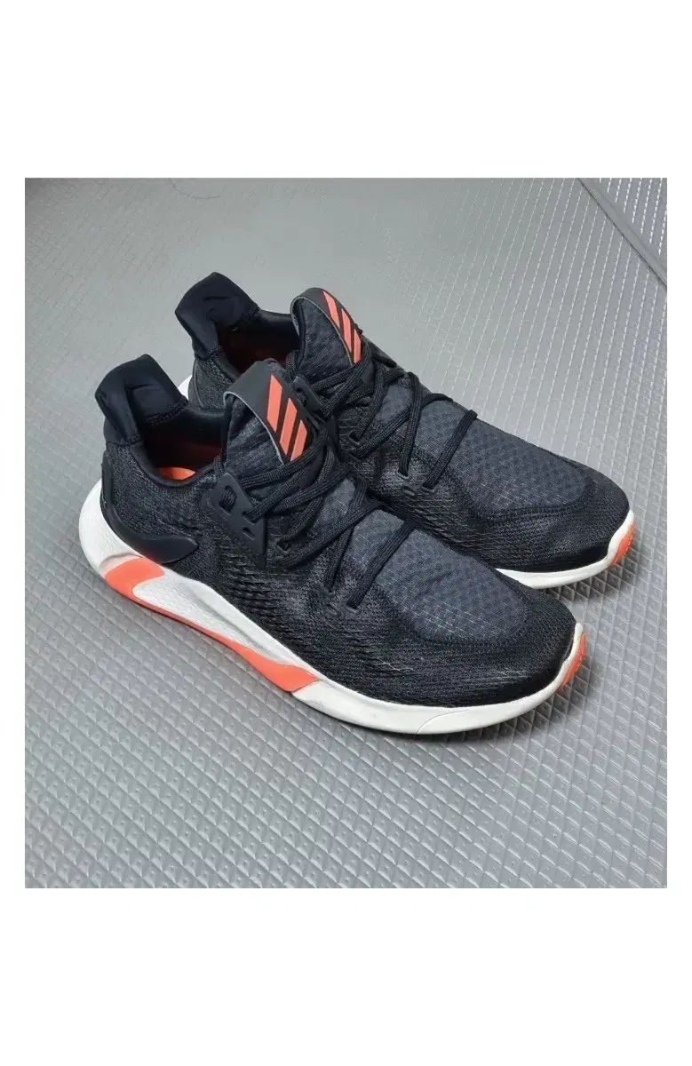 アディダス エッジ XT スニーカー