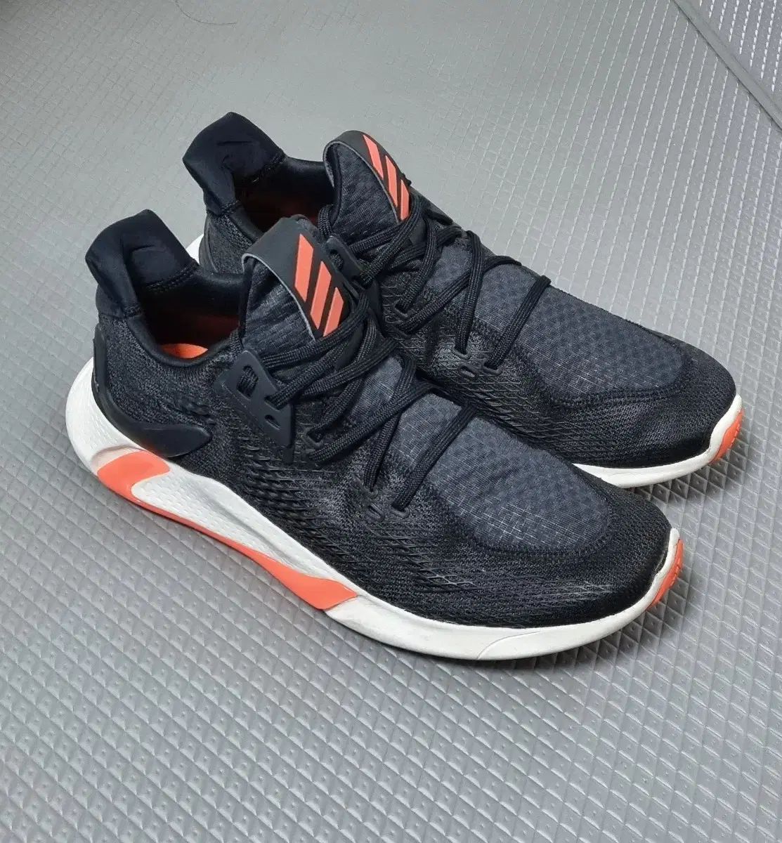 アディダス エッジ XT スニーカー