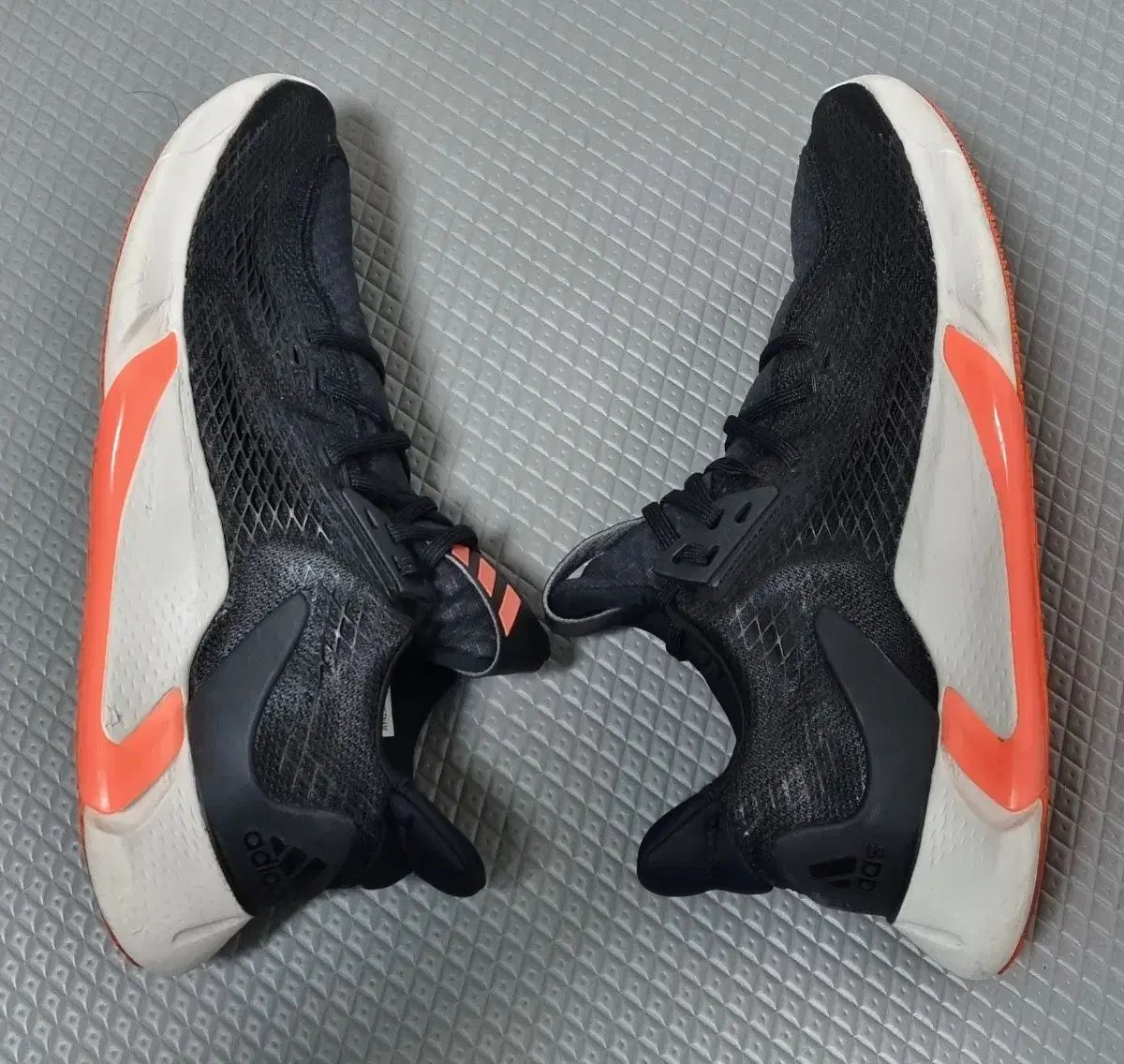 アディダス エッジ