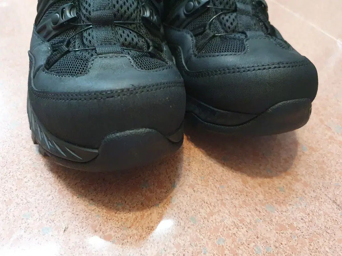 ハイキングシューズ ラトナ