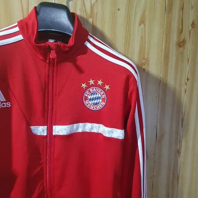 アディダス FCバイエルン・ミュンヘン ジャージ 95 - メルカリ
