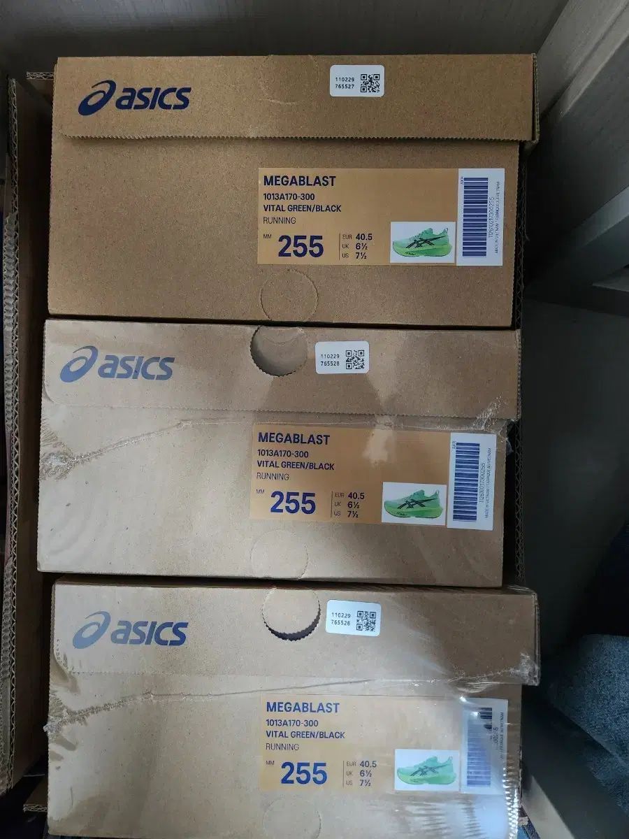 アシックス MEGA BLAST 255 3足
