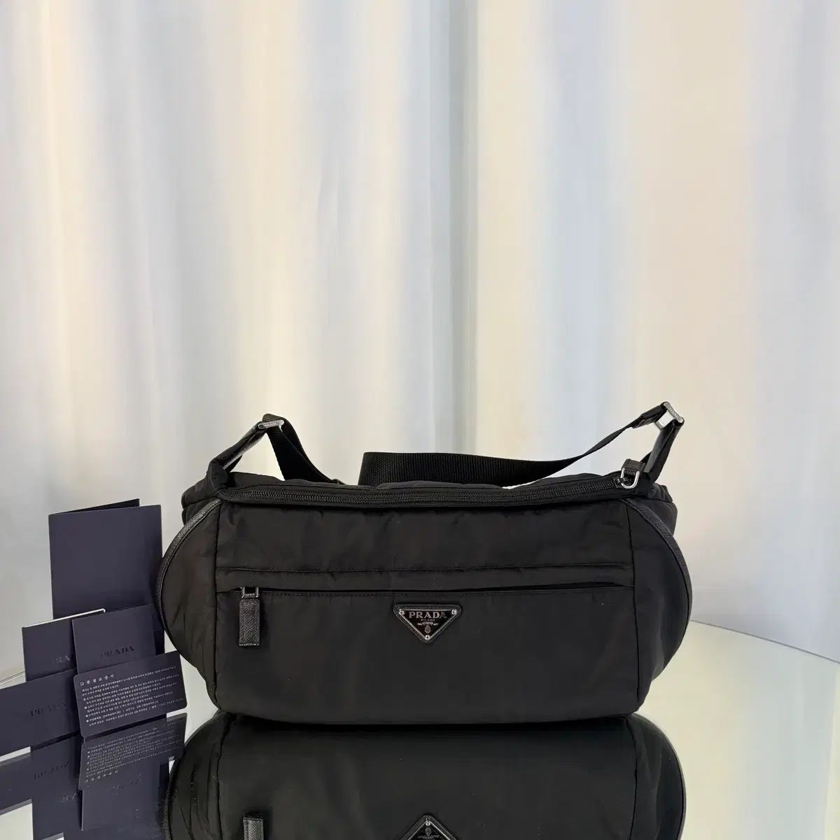 品質保証書保有 PRADA リナイロン バイカーバッグ 2VH991 ブラック 