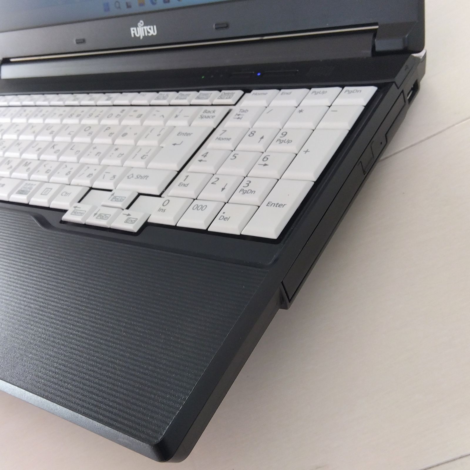 FUJITSU ノートPC Windows 11 SSD搭載 Windows11✨新品SSD✨富士通ノートパソコン✨Office付きPC✨24 - メルカリ