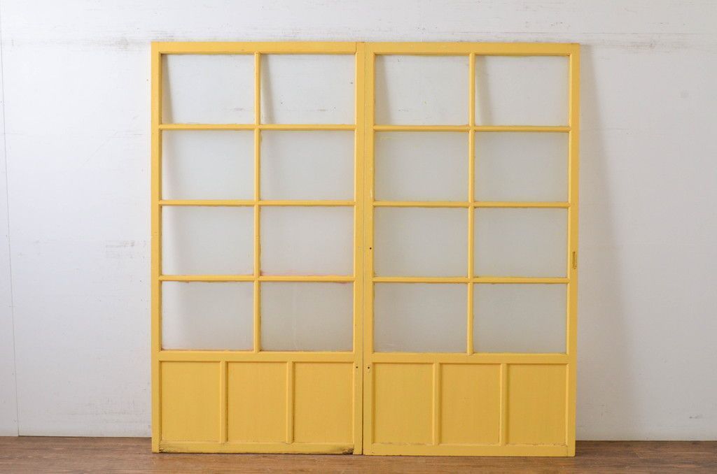 現状販売 ガラス戸 セット アンティーク建具 昭和初期 レトロ 黄色のペイント 4～7営業日前後で発送 修理加工希望の方3ヶ月程で発送 R-065505