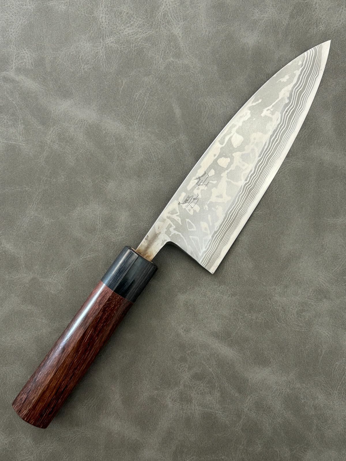 訳あり 仙助 包丁 出刃 ダマスカス 安来鋼青紙２号 １６５ｍｍ 紫檀シノギ柄 4