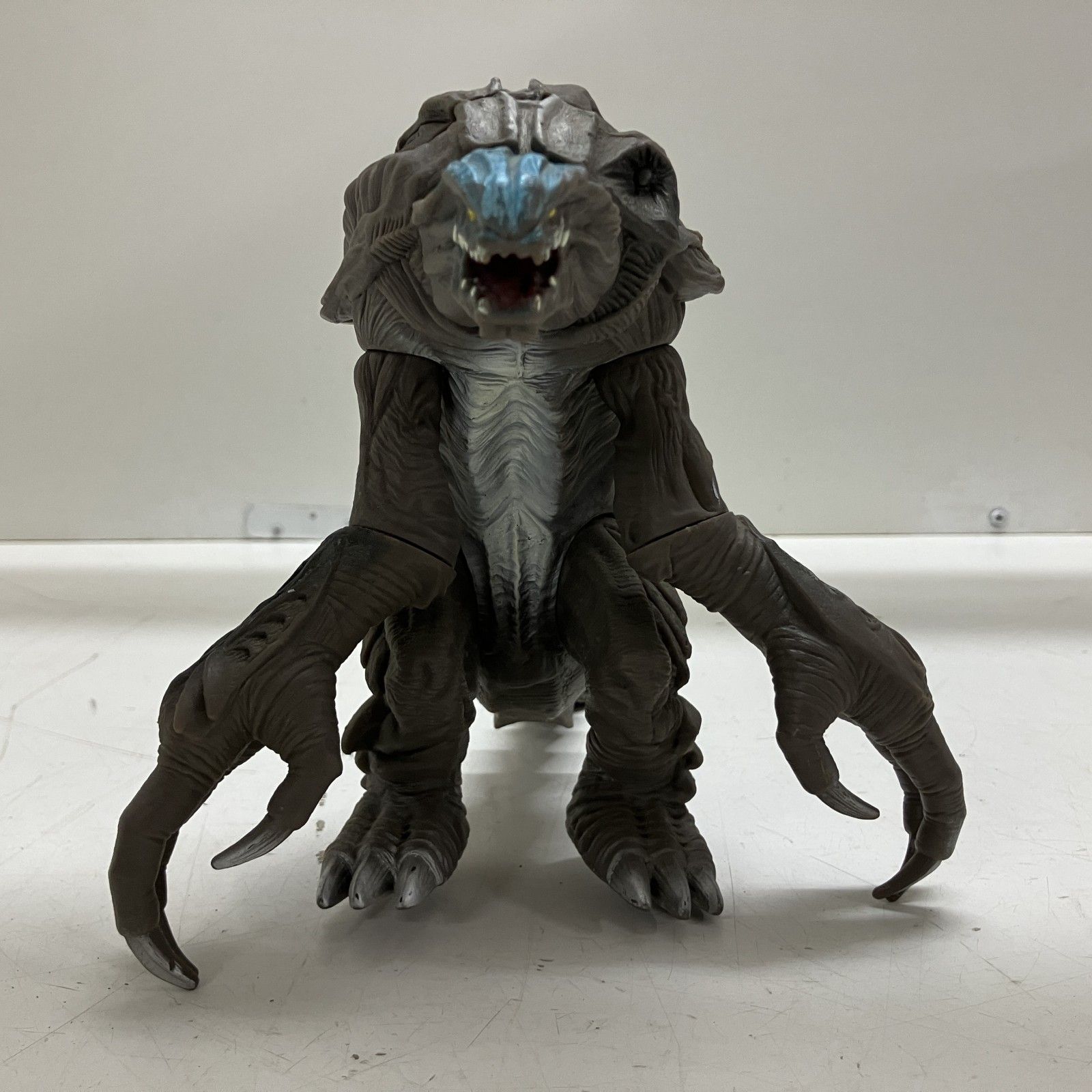 東宝怪獣フィギュア ソフビ 東宝が生み出した怪獣たちを初の“1/700統一スケール”でフィギュア化 隔