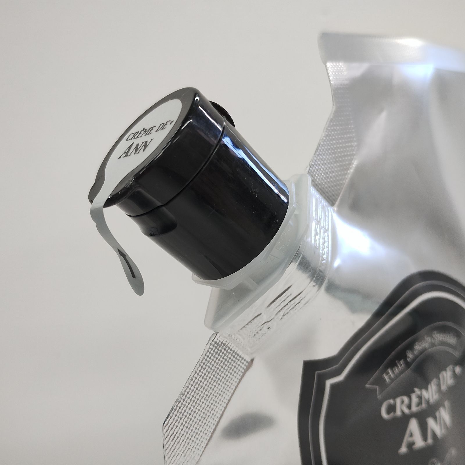 Y4102 K creme de Ann クレムドアン クリームトリートメントブラック