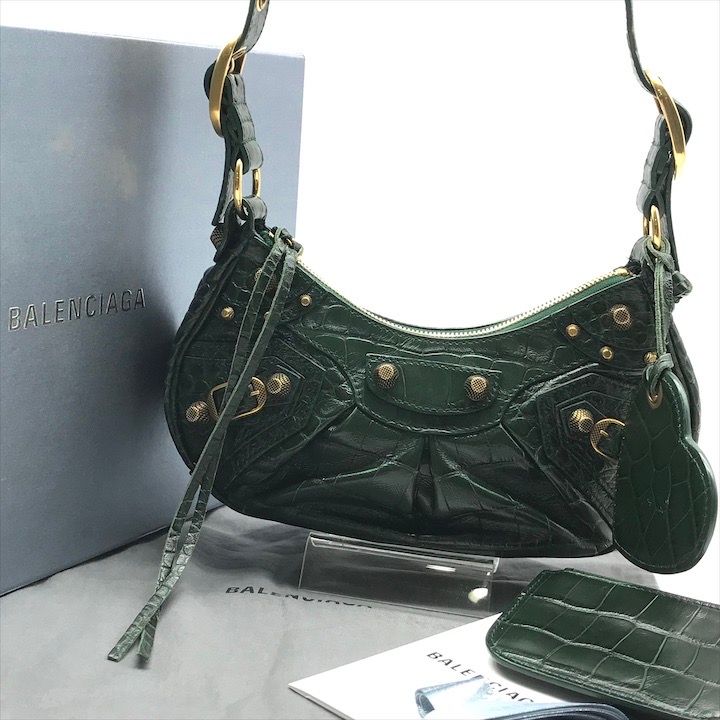 未使用 BALENCIAGA バレンシアガ ショルダーバッグ クロコ型押しレザー 美品 BALENCIAGA バレンシアガ ル カゴール XS 型押し クロコ レザー