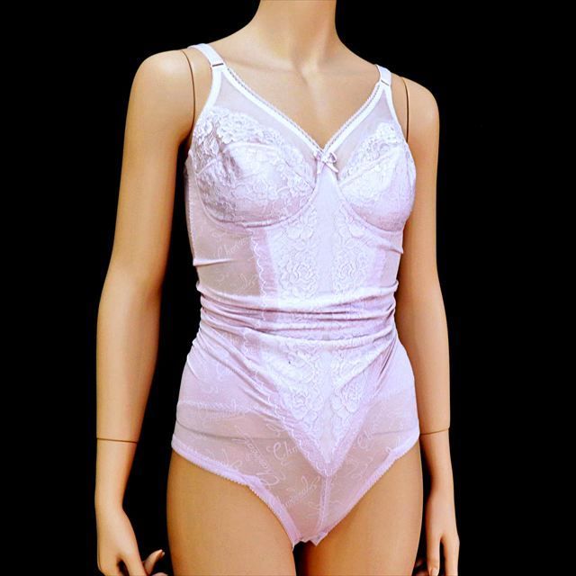 ME1-888☆新品同様 * Chandealシャンデール* ノンワイヤー ボディ