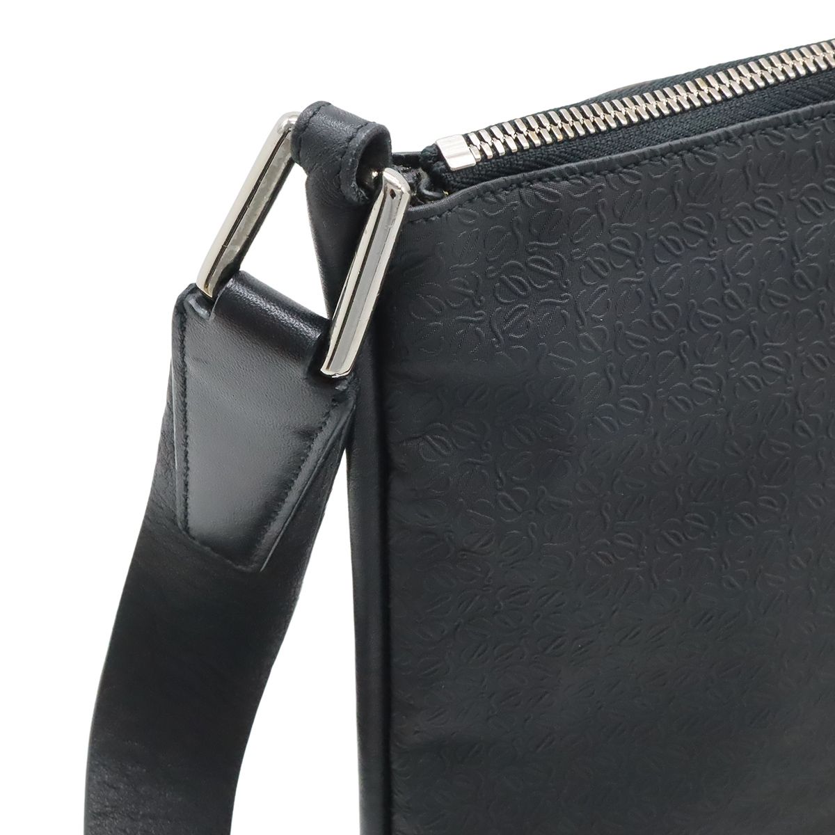 LOEWE ロエベ リピートアナグラム ショルダーバッグ 斜め掛け レザー