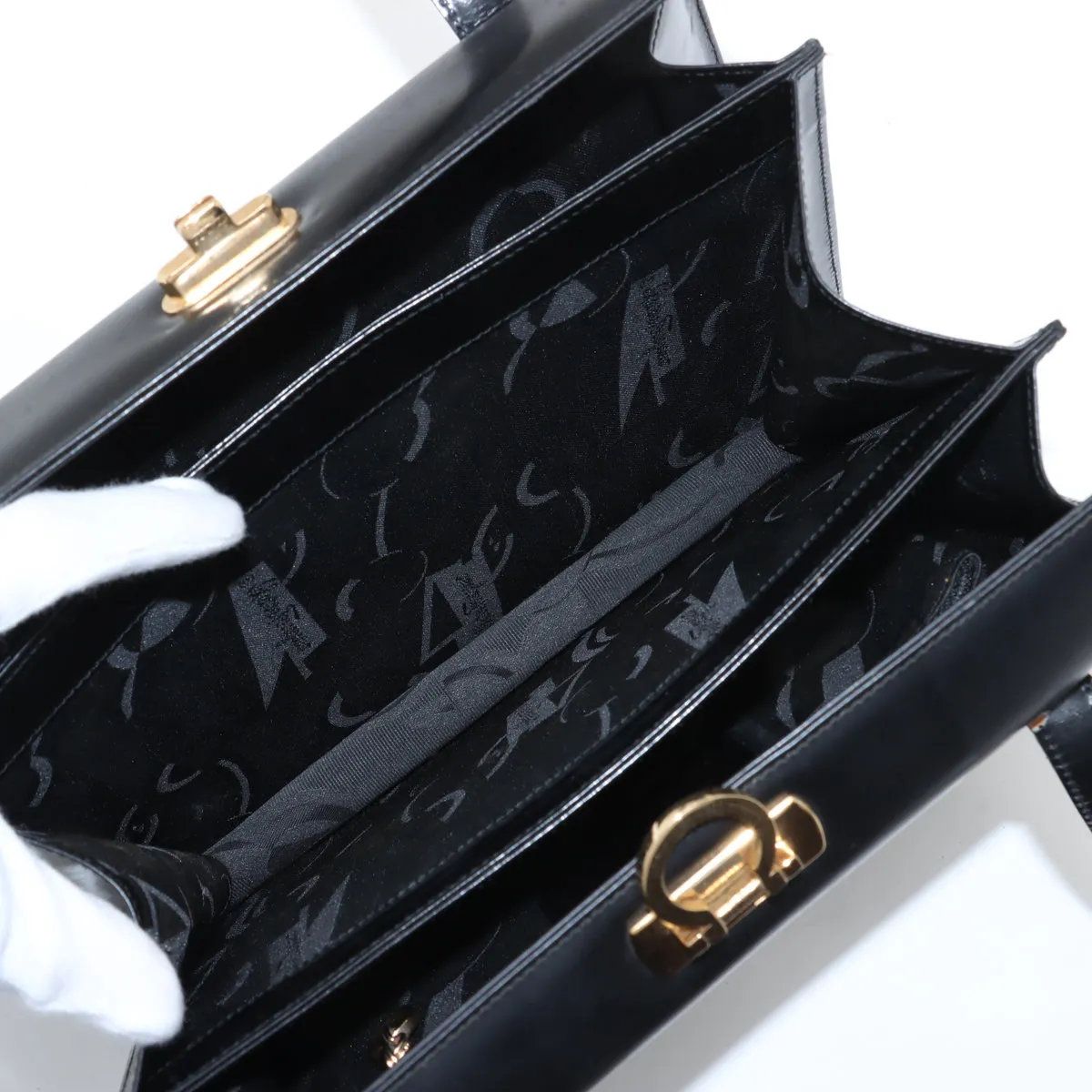 美品 サルヴァトーレフェラガモ ガンチーニ レザー ショルダーバッグ