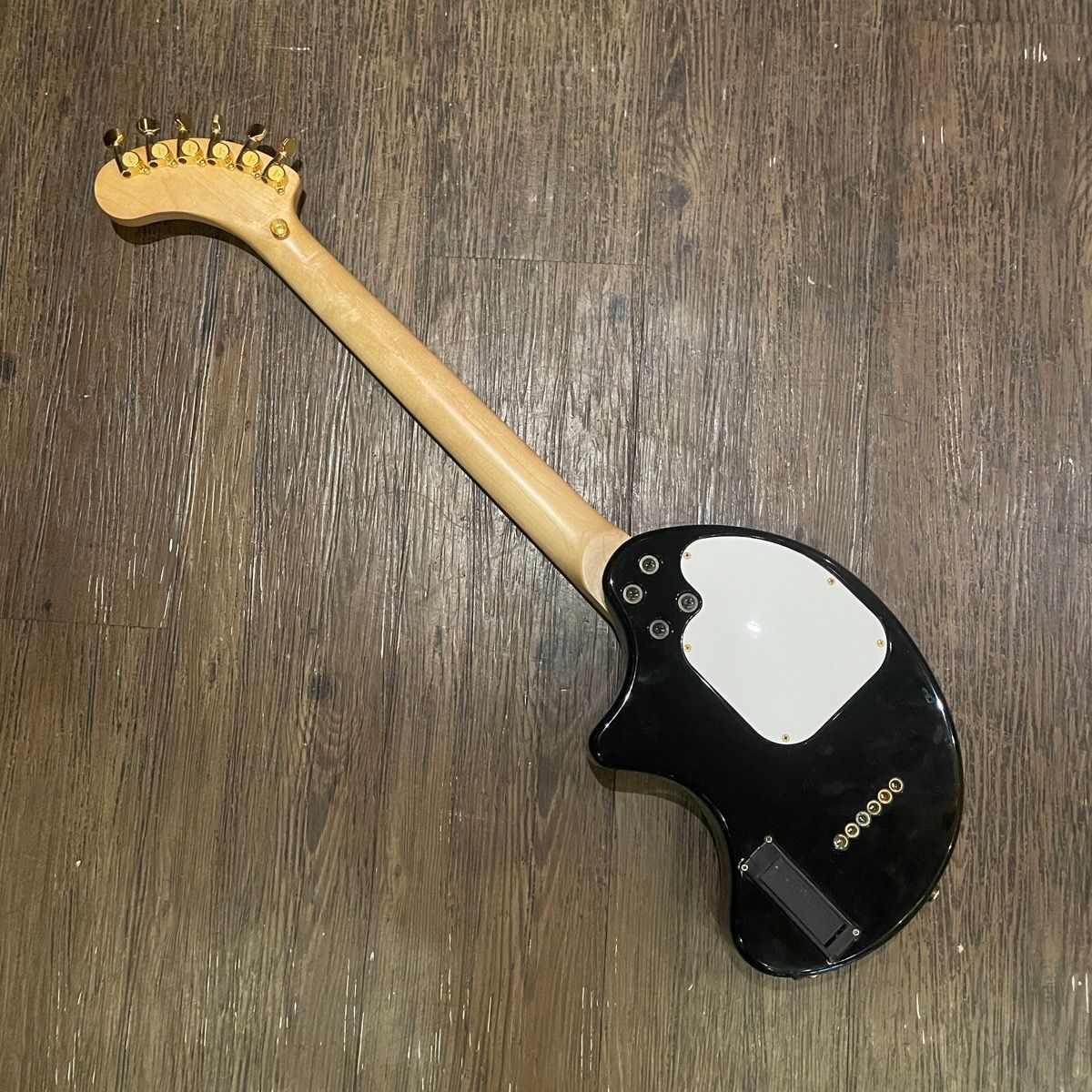 【整備済み】FERNANDES ZO-3 ブラック×ゴールドパーツ 整備済み】FERNANDES ZO-3 ブラック×ゴールドパーツ