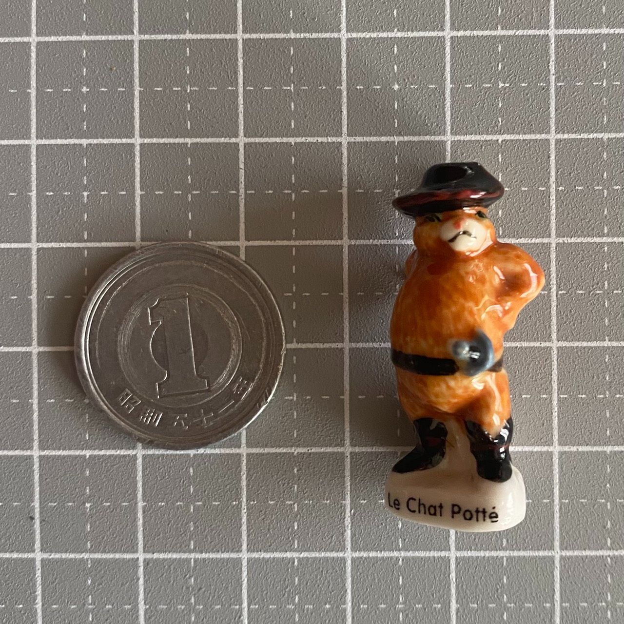 長靴をはいた猫のフェーブ／童話／フランス雑貨／陶器ミニチュア