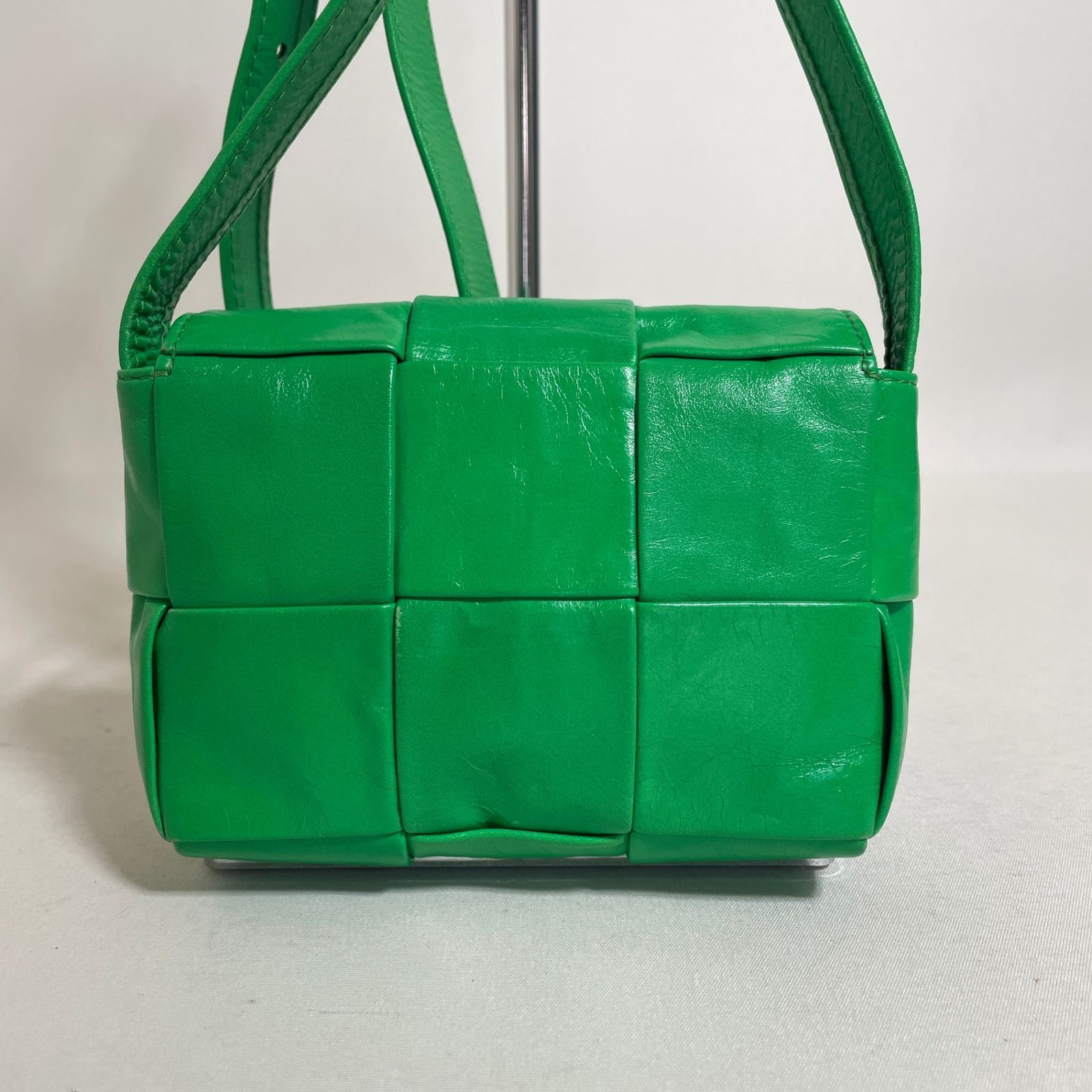 2601-120｜美品｜ボッテガヴェネタ カセット ショルダーバッグ グリーン 2601-120｜美品｜ボッテガヴェネタ カセット ショルダーバッグ