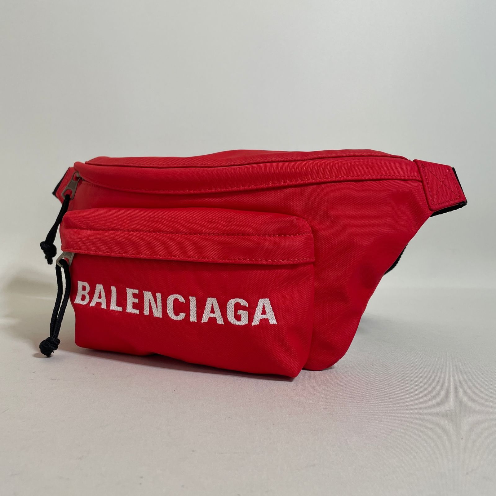 2601-128｜極美品｜バレンシアガ ボディバッグ ナイロン レッド - メルカリ