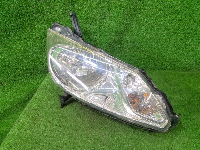 フリード DBA-GB3 GB4 右 ヘッドランプ ヘッドライト ASSY G L15A