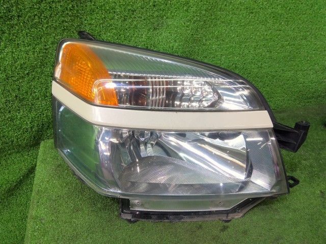 ヴォクシー　右ヘッドライト ヴォクシー TA-AZR60G AZR65 右 ヘッドランプ ヘッドライト ASSY X G