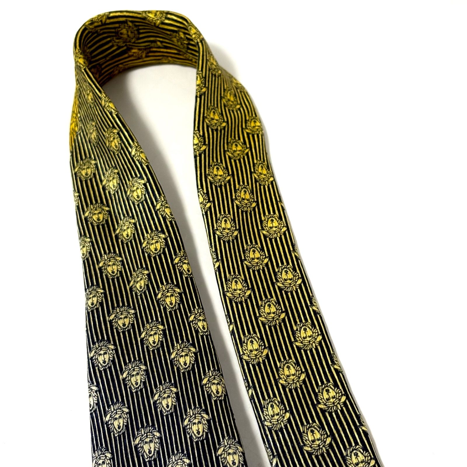 ジャンニヴェルサーチGIANNI VERSACE ネクタイピンブラックゴールド ジャンニヴェルサーチ ブランド ネクタイ シルク イエローゴールド