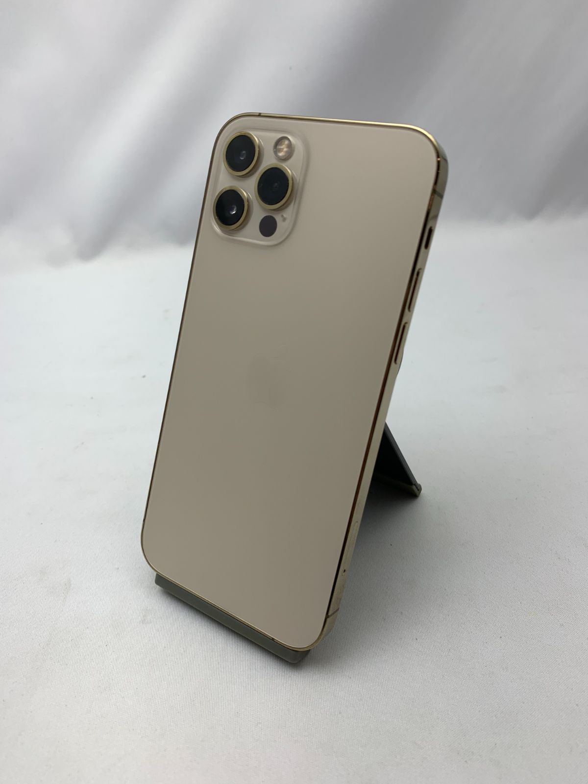 中古・バッテリー劣化・フレームキズ有】iPhone 12 Pro 128GB ゴールド