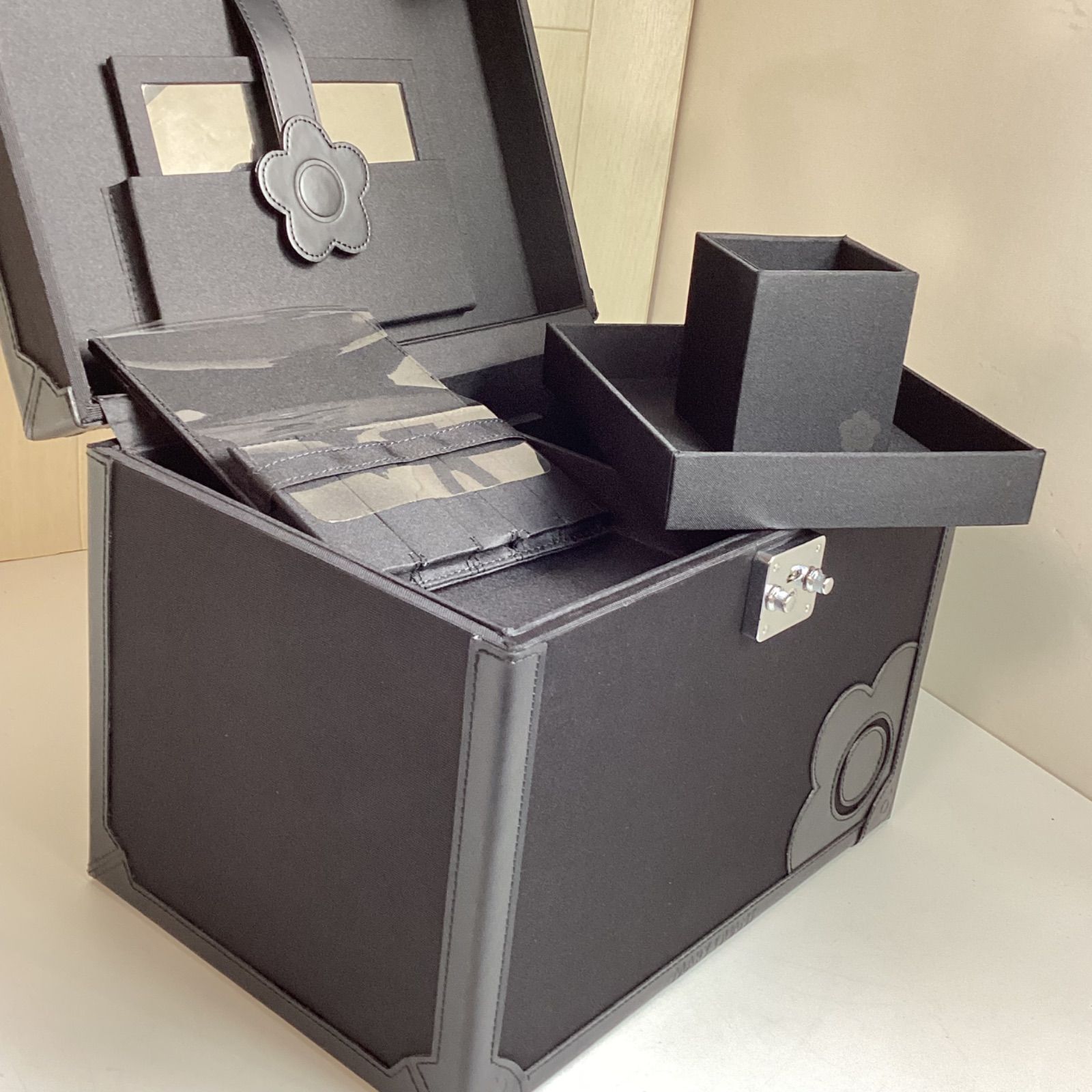 マリークワント MARYQUANT メイクボックス ☆未使用☆ …e.s - メルカリ