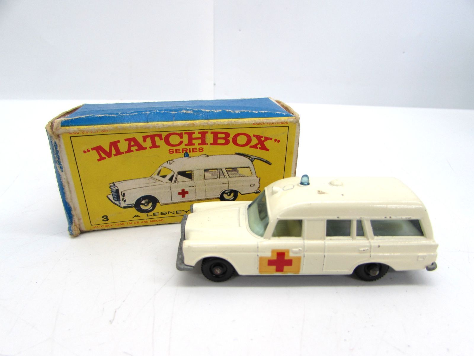 昭和レトロ MATCHBOX マッチボックス MERCEDES-BENZ 'BENZ'AMBULANCE