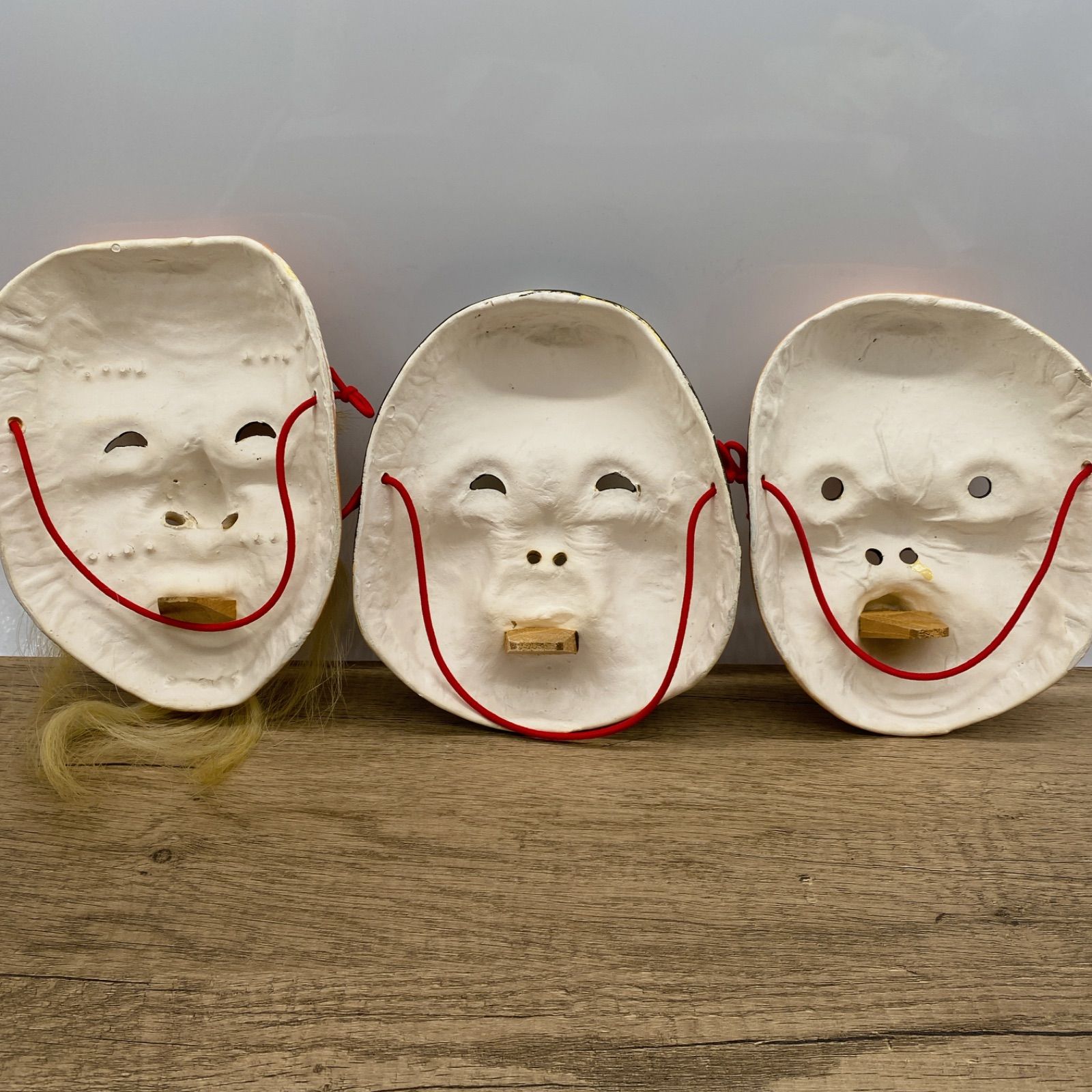 【お買い得SALE❣️】日本舞踊小道具 木製三味線 女大夫で使用 I-0072【美品中古品】◇ 紙製くわえ面 日本舞踊小道具 老爺 おかめ