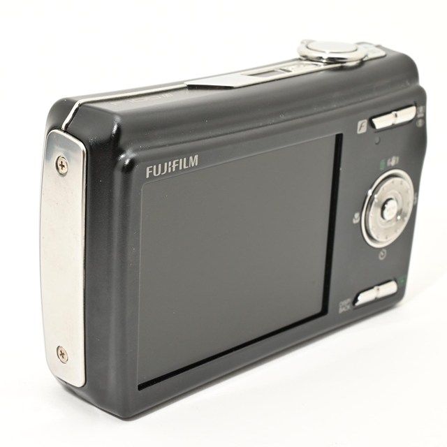 良品＞ FUJIFILM FinePix F100fd｜デジタルカメラ｜動作良好｜使用感