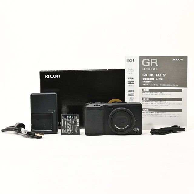 並品＞ RICOH GR DIGITAL IV｜デジタルカメラ｜動作快調｜使用感あり
