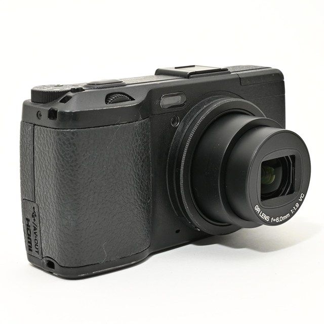 並品＞ RICOH GR DIGITAL IV｜デジタルカメラ｜動作快調｜使用感あり