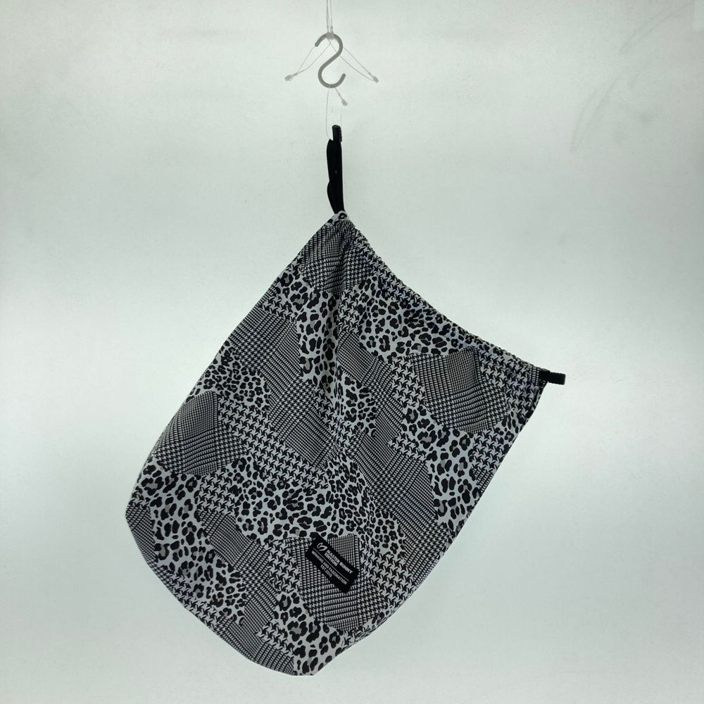 サイズ：2 MASTER BUNNY EDITION マスターバニーエディション フード付