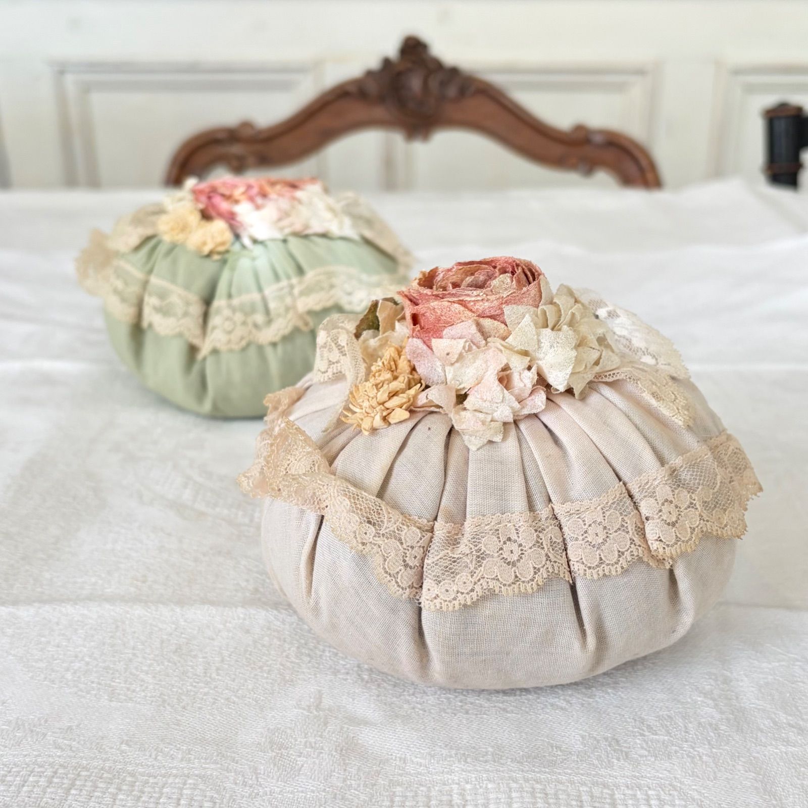 フランスアンティーク ブドワール サッシェ レース 花飾り クッション