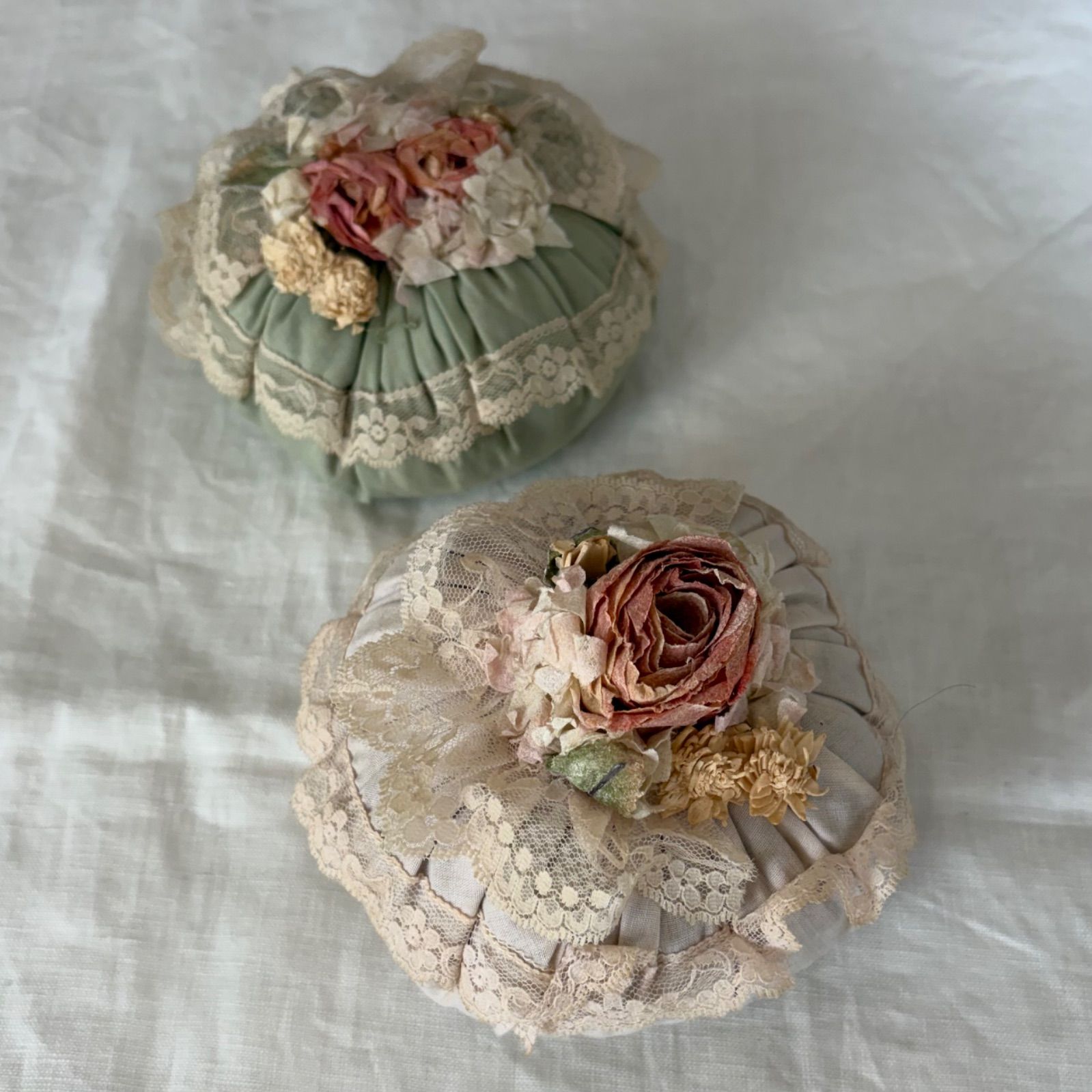 フランスアンティーク ブドワール サッシェ レース 花飾り クッション