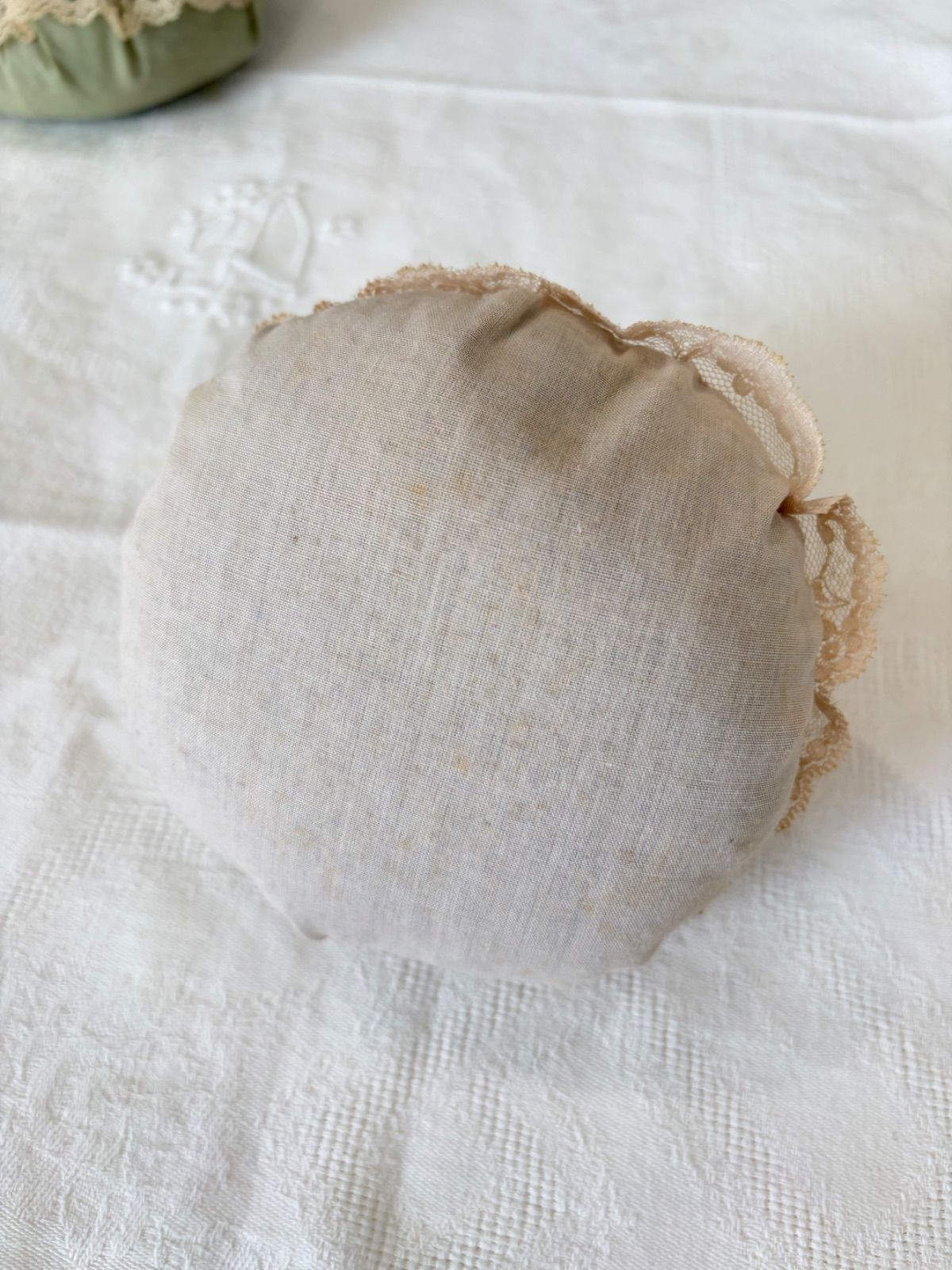 フランスアンティーク ブドワール サッシェ レース 花飾り クッション