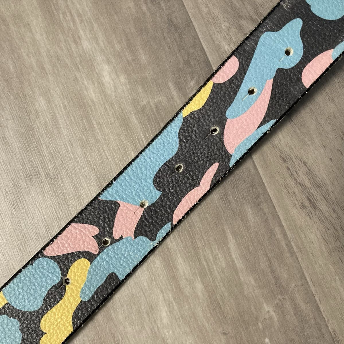 スワロフスキー マルチカモ レザー ベルト a bathing ape BAPE