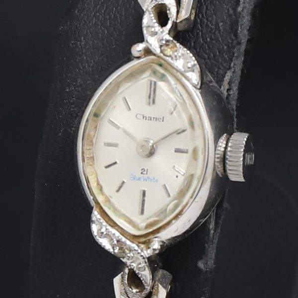 手巻き Chanel 21石 オリエント F15009A シルバ―文字盤 レディース