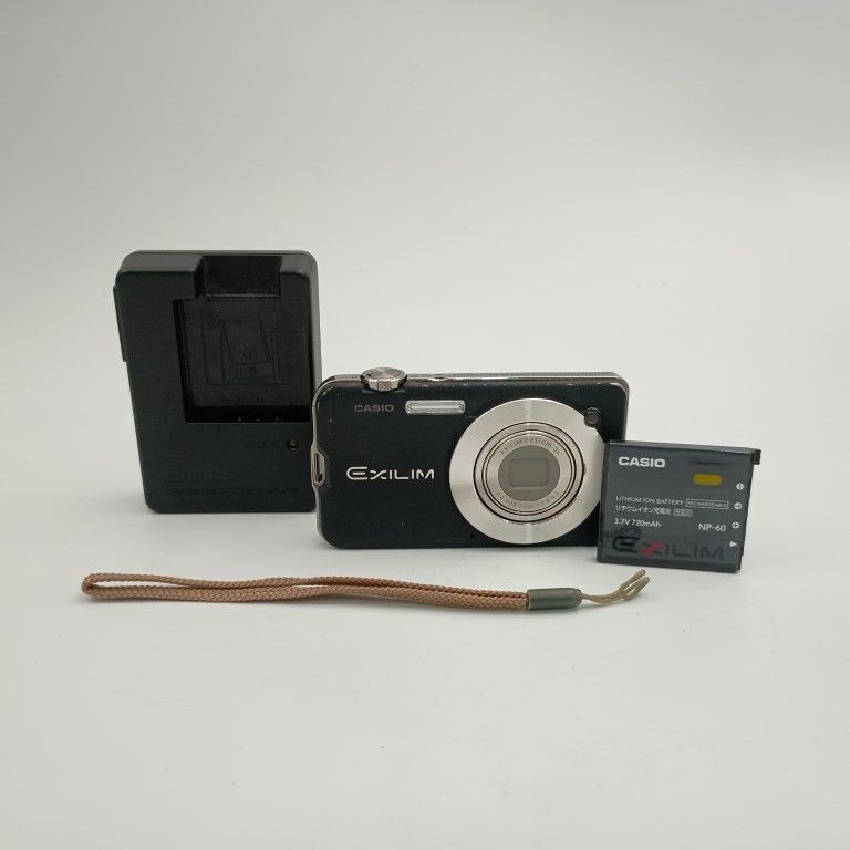 Casio EXILIM EX-S10 Black コンパクトデジタルカメラ 〇 - メルカリ