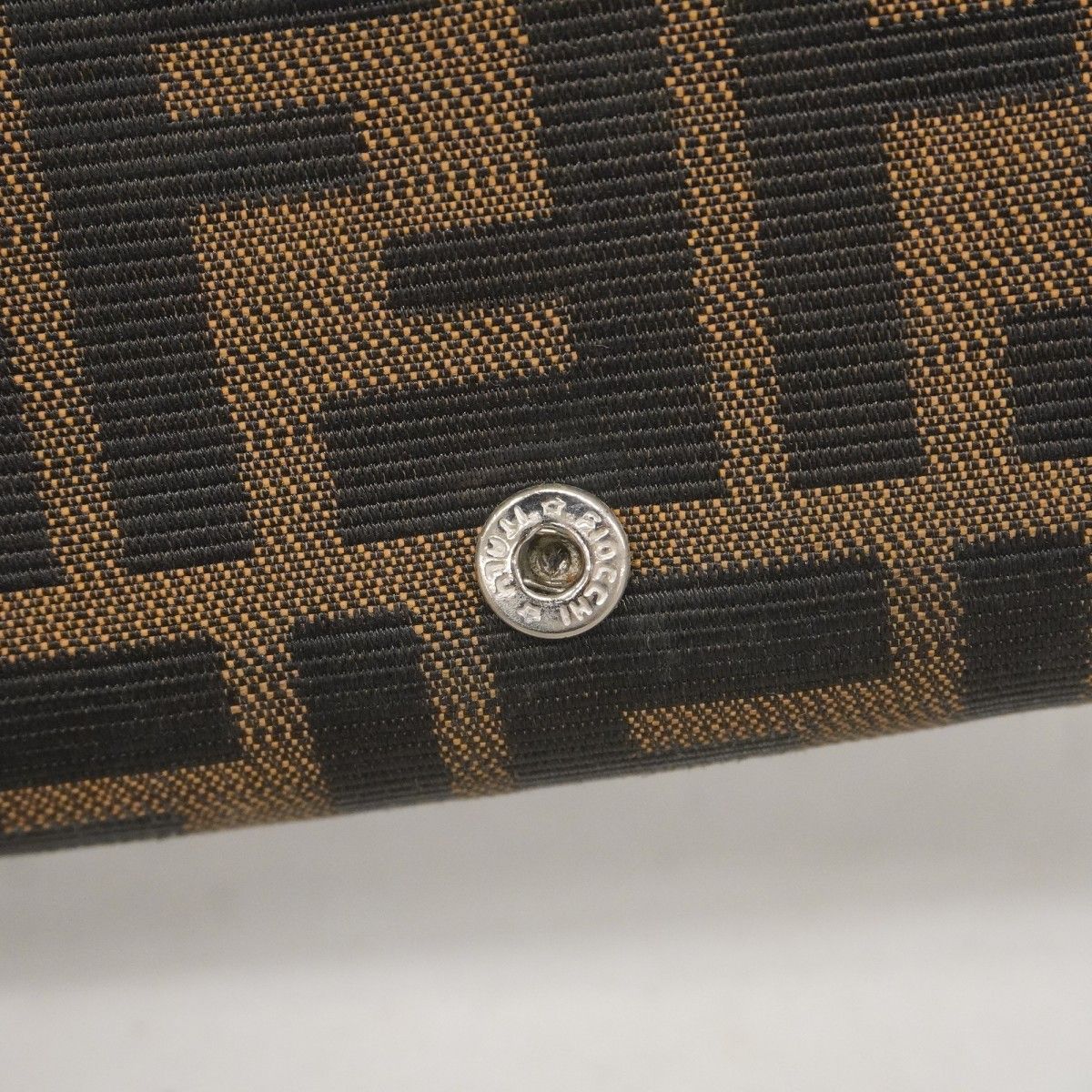 6ae6209】フェンディ 長財布 ズッカ ナイロンキャンバス ブラウン