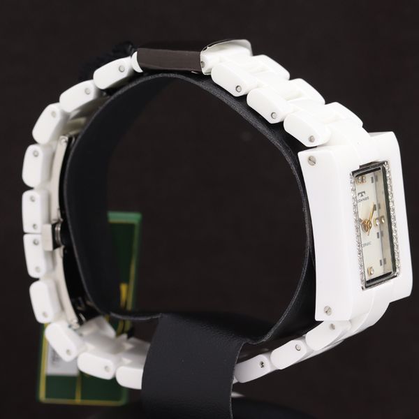 TTD 【⭐︎ 白色様⭐︎】【美品・数量限定】 箱付 テクノス セラミック T1771 QZ ホワイト文字盤 レディース腕時計