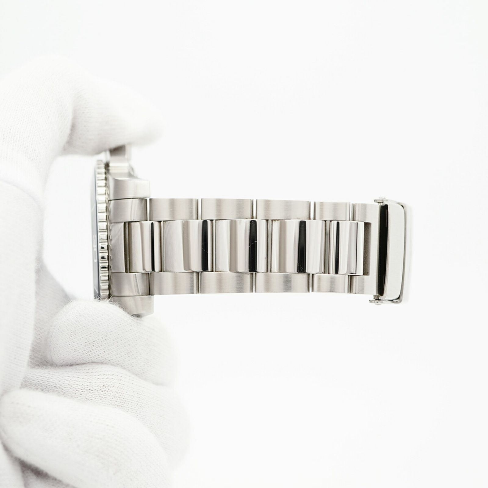 ネイビー文字盤腕時計