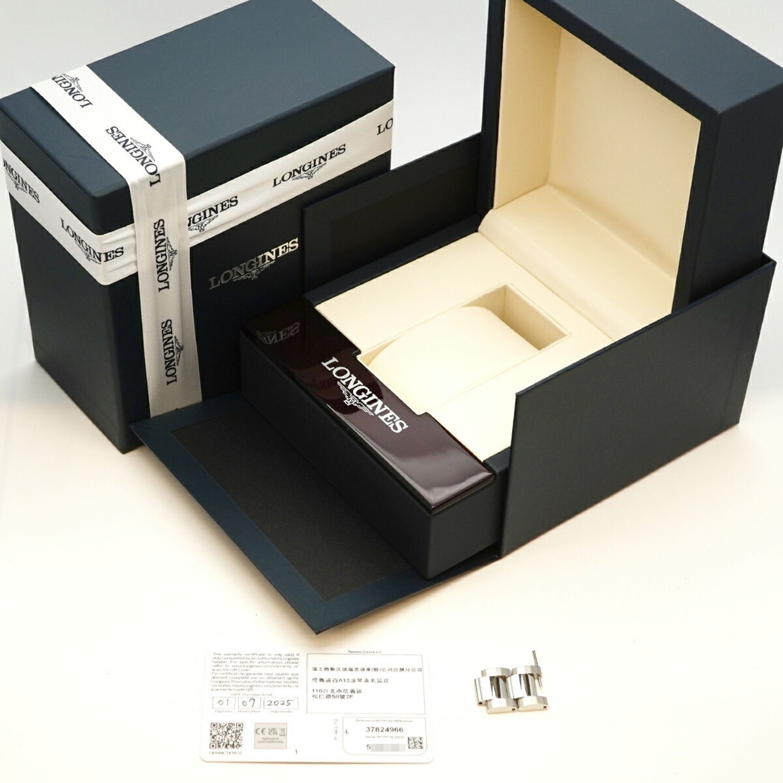 ネイビー文字盤腕時計 メンズ