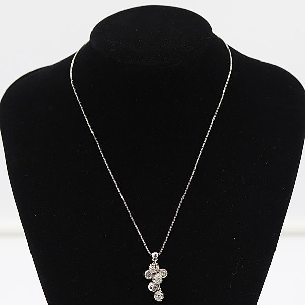 スワロフスキー ネックレス シルバーカラー ファッション ブランド