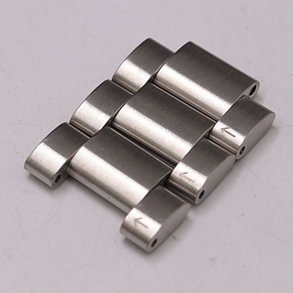 オメガ　純正品　3コマ 18mm 良品 オメガ シーマスター 純正コマ 3コマ シルバーカラー 18mm メンズ