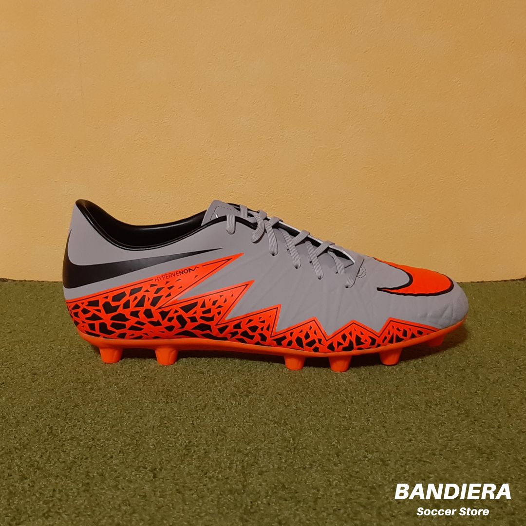 新品・未使用】NIKE ナイキ サッカースパイク ハイパーヴェノム