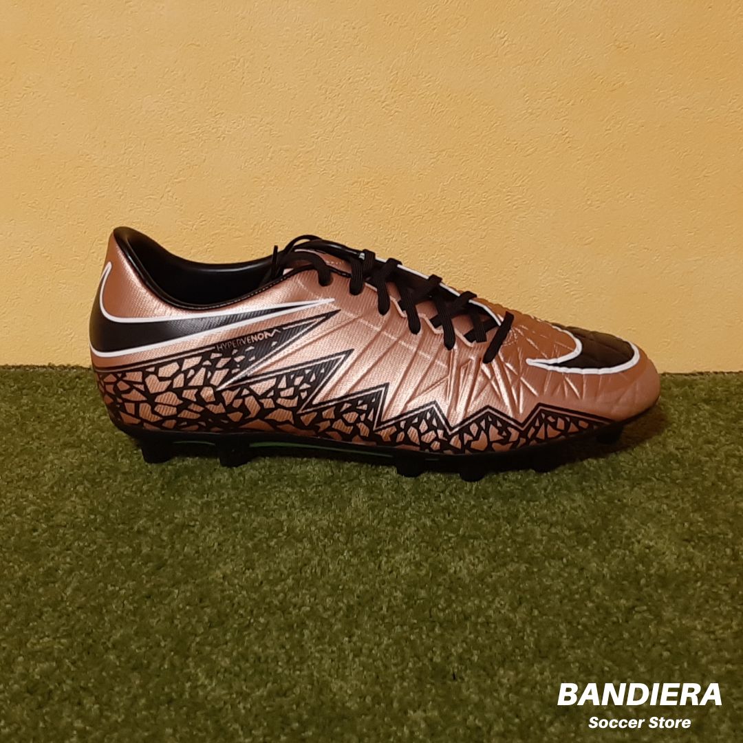 新品・未使用】NIKE ナイキ サッカースパイク ハイパーヴェノム