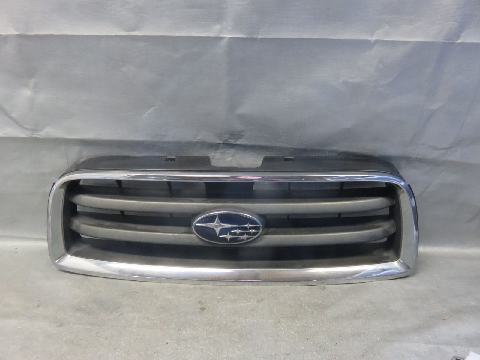 ☆STD8776/スバル フォレスター SG5 SG9 純正 フロントグリル
